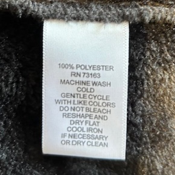 Cable & Gauge Faux Fur Black Ribbed Vest - Picture 7 of 7